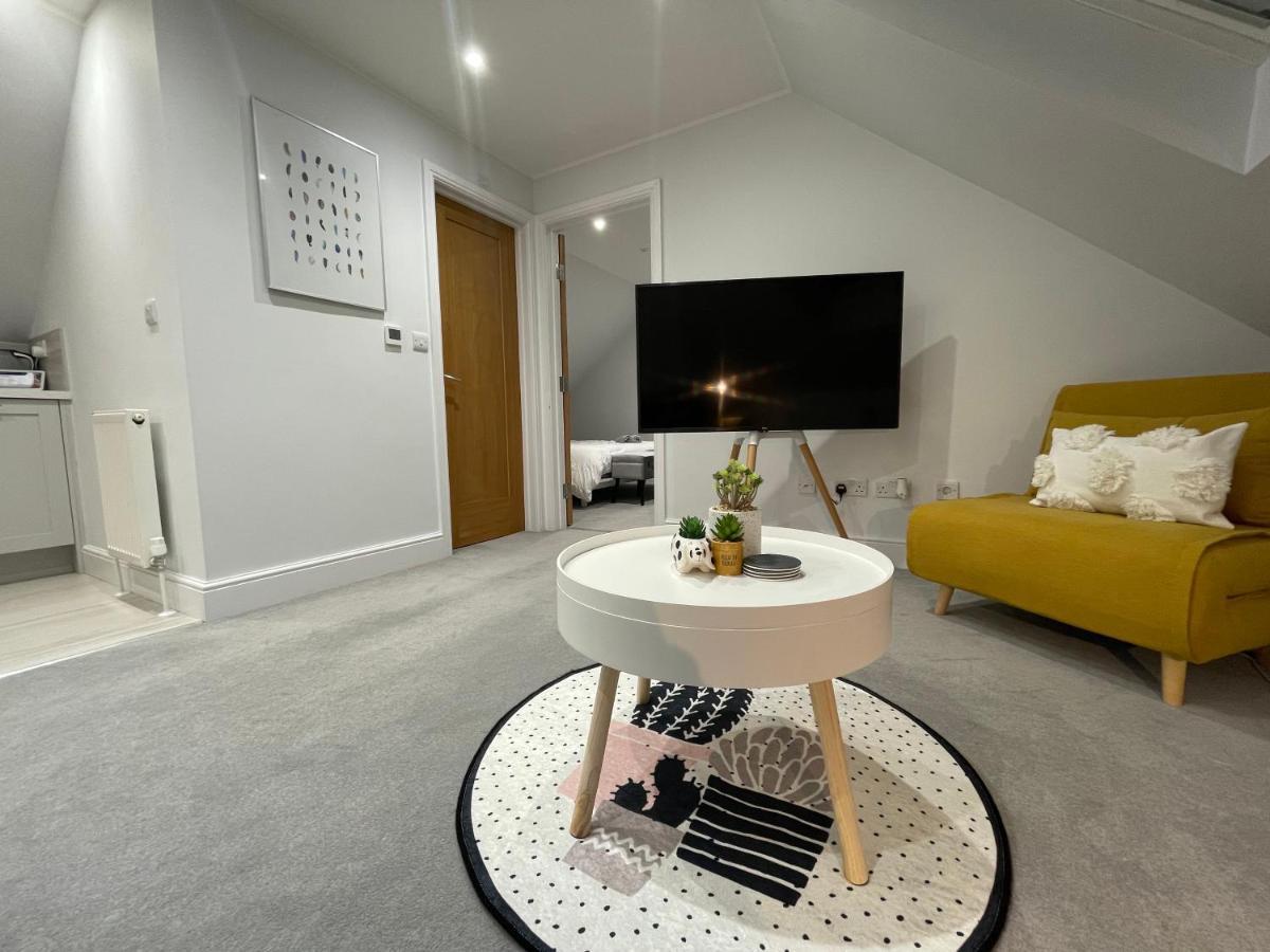 Unique Luxury Detached Apartment In Windsor That Sleeps 4 Exteriér fotografie